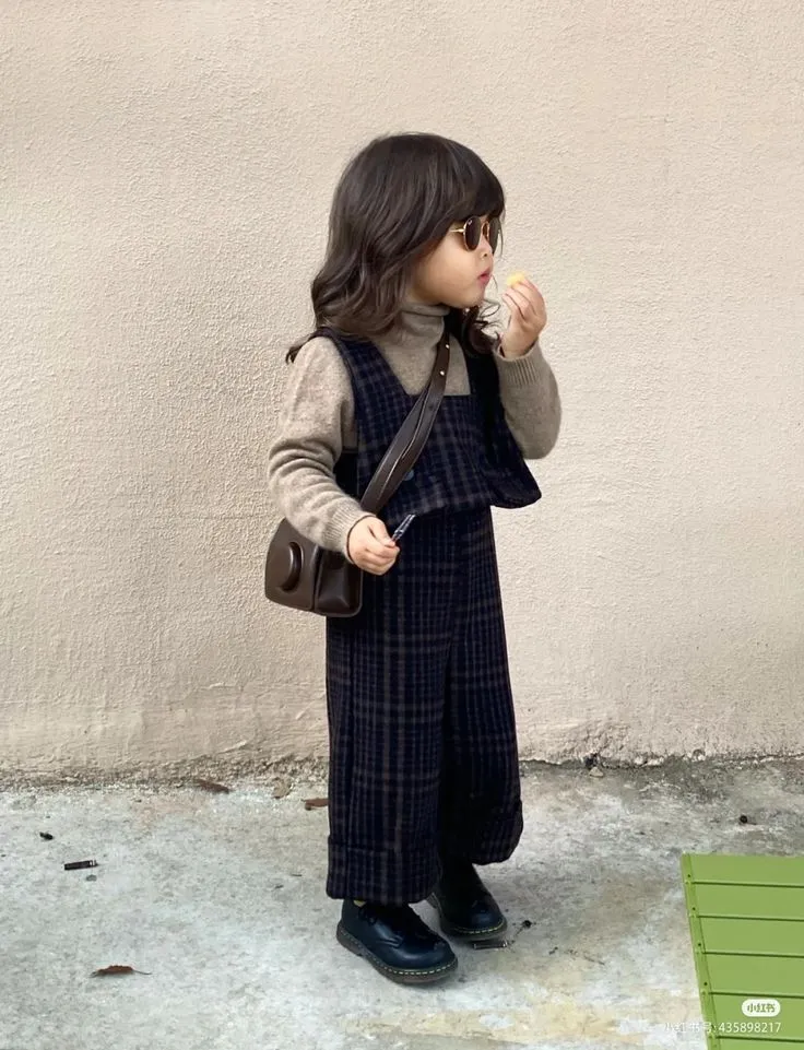 بهترین ایدهها برای انتخاب لباس عید دخترانه در سال ۱۴۰4 13 لباس سنتر 27d62058eb73fd9de67e8eaabef1e878 1 لباس سنتر فروشگاه اینترنتی لباس سنتر با هدف فروش بهترین لباس های زنانه و مردانه و بچگانه همواره در تلاش می باشد که رضایت خاطر شما را فراهم نماید.