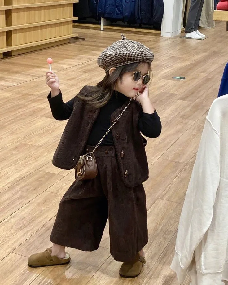 بهترین ایدهها برای انتخاب لباس عید دخترانه در سال ۱۴۰4 18 لباس سنتر c9fe28226f4c21f39eefc9c542537e42 لباس سنتر فروشگاه اینترنتی لباس سنتر با هدف فروش بهترین لباس های زنانه و مردانه و بچگانه همواره در تلاش می باشد که رضایت خاطر شما را فراهم نماید.