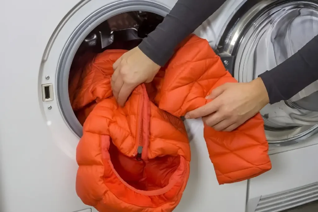 نکات مهم در شست و شوی لباس زمستانه کودک 4 لباس سنتر شستشوی لباس زمستانه کودک