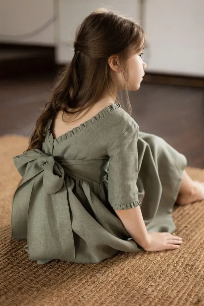 ترندهای لباس عید کودک در سال ۱۴۰۴ 14 لباس سنتر 2207edad2102cabd1dc33a75e834c55f لباس سنتر فروشگاه اینترنتی لباس سنتر با هدف فروش بهترین لباس های زنانه و مردانه و بچگانه همواره در تلاش می باشد که رضایت خاطر شما را فراهم نماید.